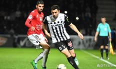 九游娱乐官方网站-包含里尔客场击败昂热，领跑法甲积分榜的词条