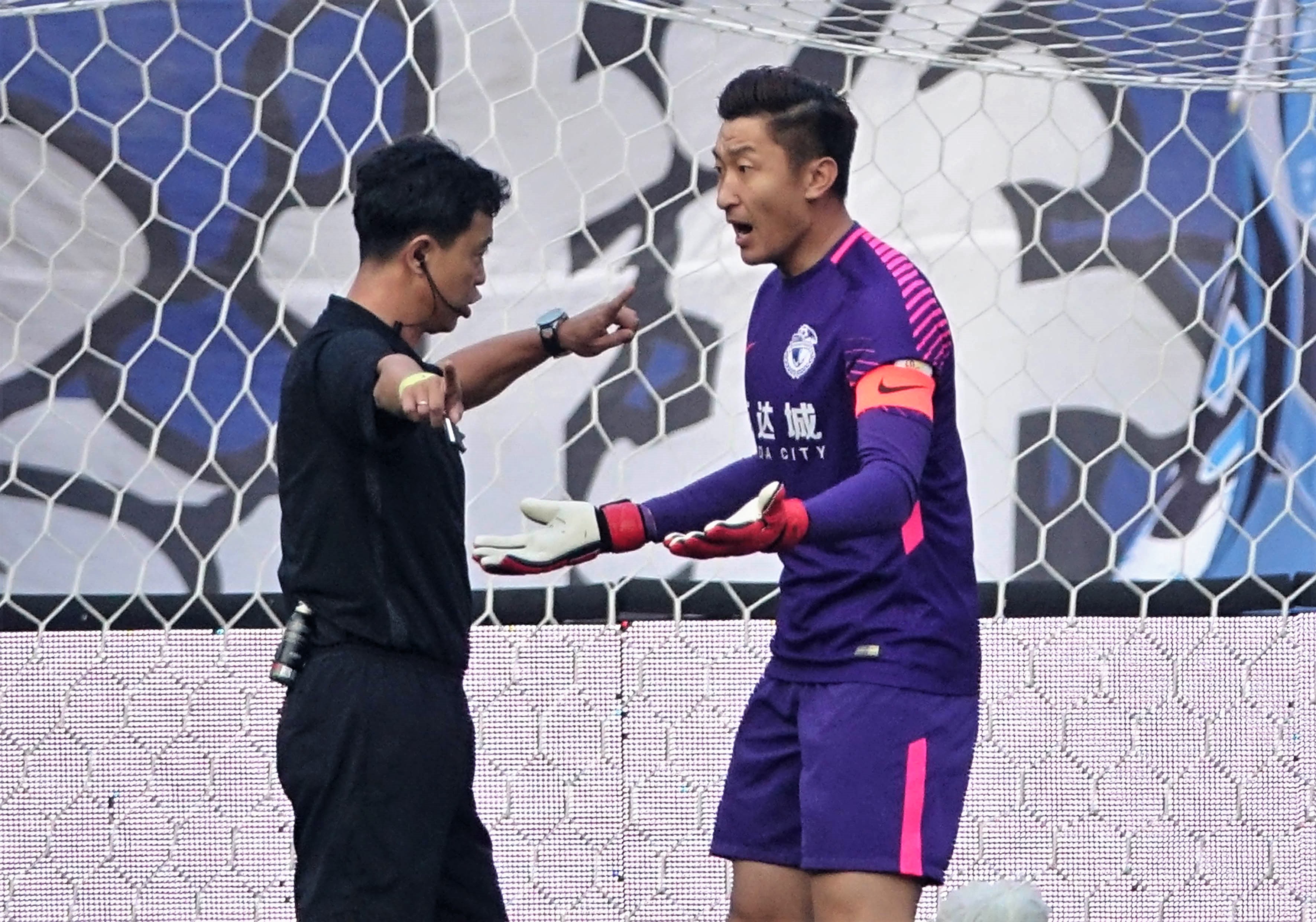 包含大连一方主场不敌北京人和,遭遇连败的词条 包含大连一方主场不敌北京人和,遭遇连败的词条