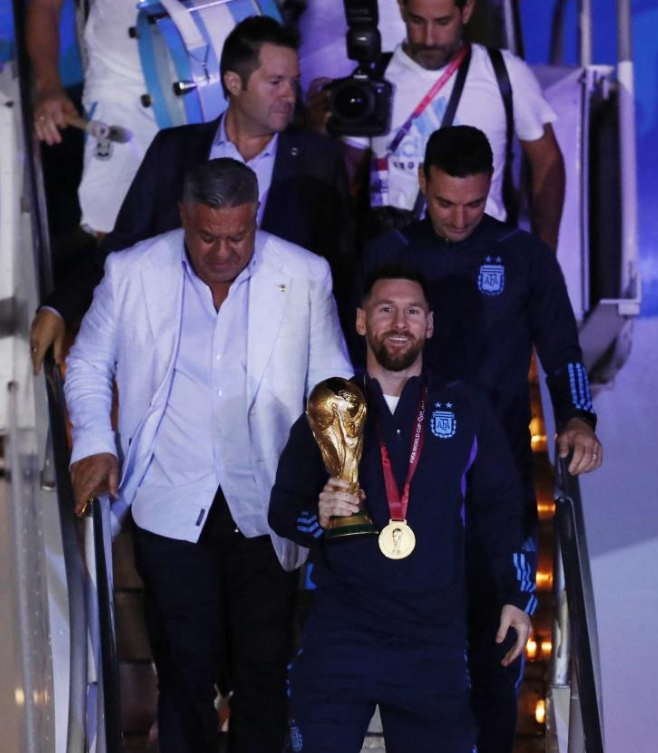 梅西神勇表现,巴塞罗那大获全胜 梅西神勇表现,巴塞罗那大获全胜