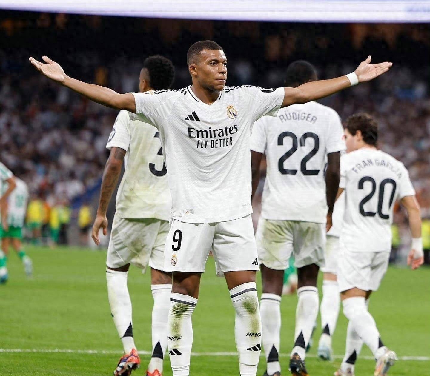 关于皇马防线不稳,连续两场失利陷入困境的信息 关于皇马防线不稳,连续两场失利陷入困境的信息