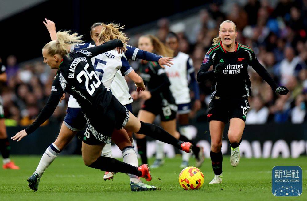 关于热门足球新闻:女子比赛中的精彩进球!的信息 关于热门足球新闻:女子比赛中的精彩进球!的信息