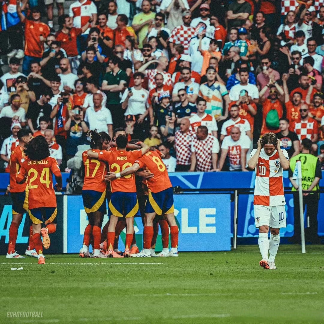 包含里昂逆转西班牙，莫德里奇刷新纪录的词条